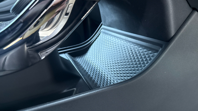 Land Rover Range Rover Evoque 2.0 D200 R-Dynamic SE 5dr Auto Diesel Hatchback